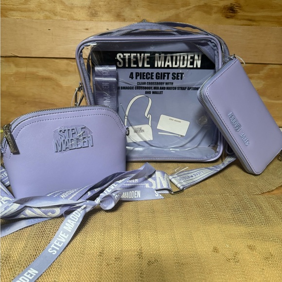 Steve Madden Handbags - Steve Madden Clear Lavender Purple 4 piece Handbag/tote set. New with tags
